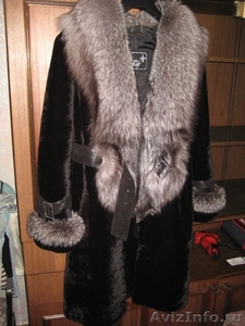  черная мутоновая шуба с воротником из чернобурки - Изображение #1, Объявление #120600
